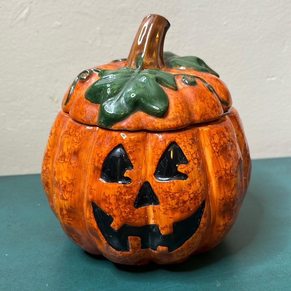 Vintage Russ hand painted jack-o’-lantern canister